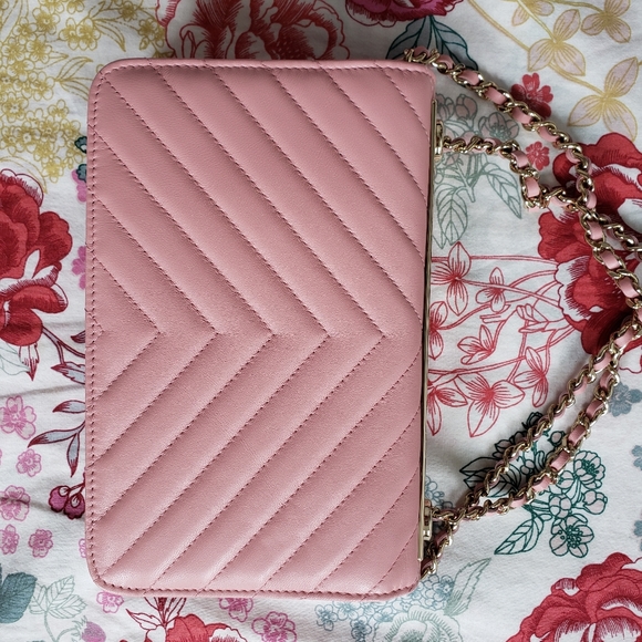 Chanel Mini O light pink handbag gold handle bar - Picture 6 of 10